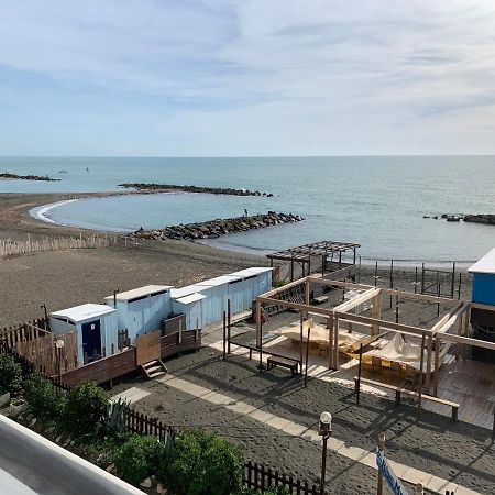 Roma Meraviglioso Attico Sul Mare Ladispoli Bagian luar foto