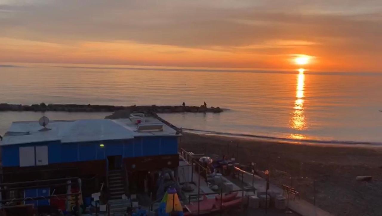Roma Meraviglioso Attico Sul Mare Ladispoli Bagian luar foto