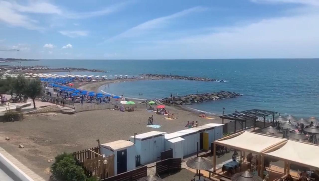 Roma Meraviglioso Attico Sul Mare Ladispoli Bagian luar foto